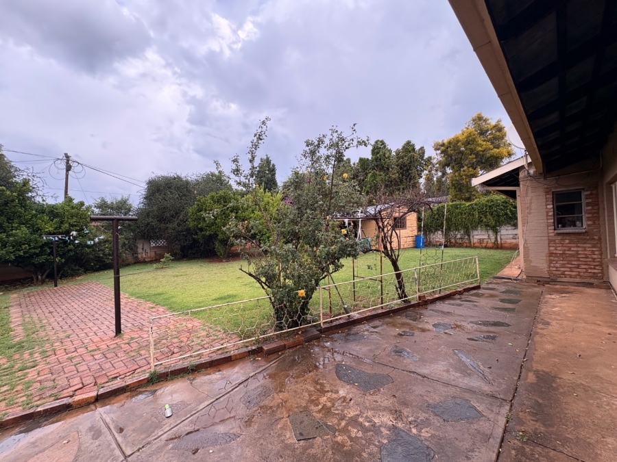 4 Bedroom Property for Sale in Flamwood North West